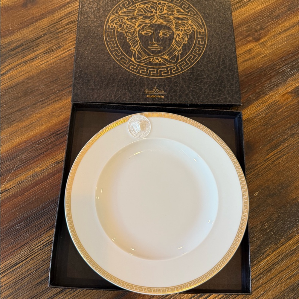 NWB- Versace Medusa D'Or Salad Plate
8 1/2 inch
